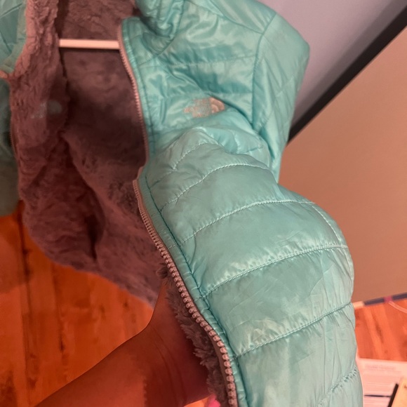 The North Face Reversible Jacket - Picture 6 of 8